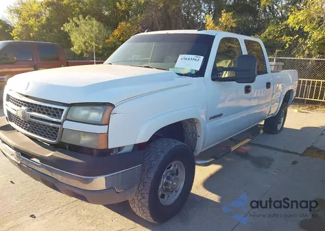 2005 Chevrolet Silverado 2500Hd Lt from USA, damaged, VIN 1GCHC23U75F883040
